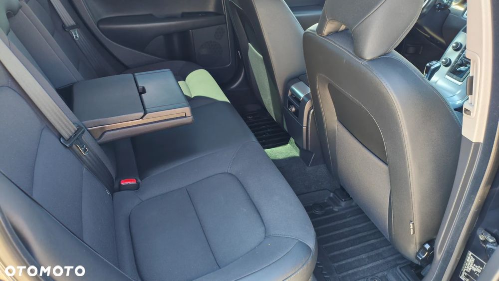 Volvo V70 D2 Momentum - 32