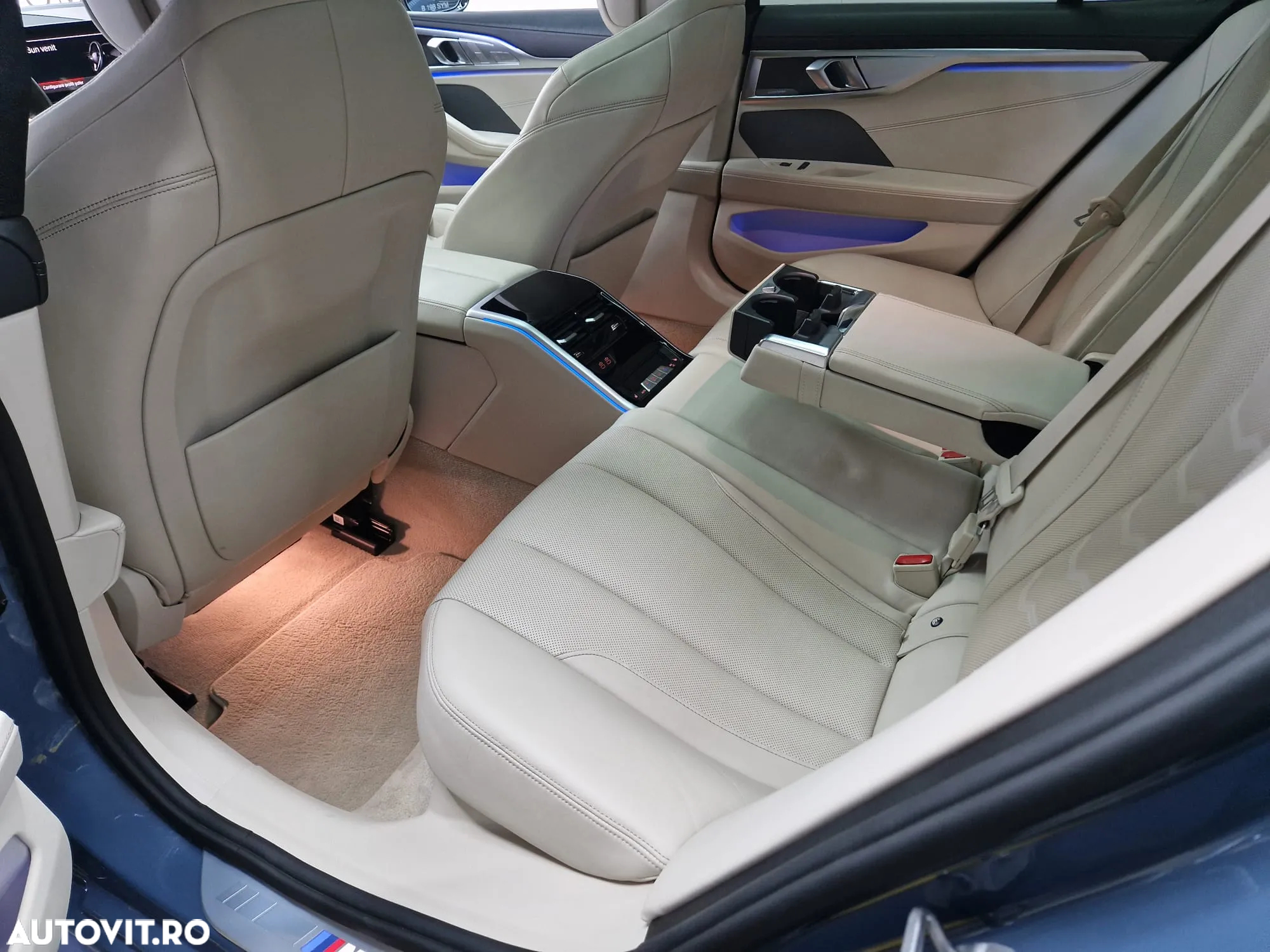 BMW Seria 8 - 36