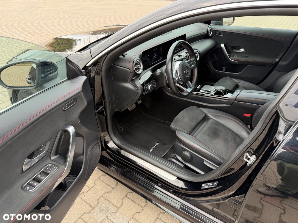 Mercedes-Benz CLA 180 7G-DCT AMG Line - 14