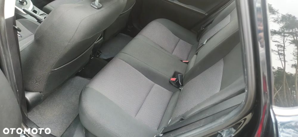 Toyota Auris 1.8 HSD Luna - 11