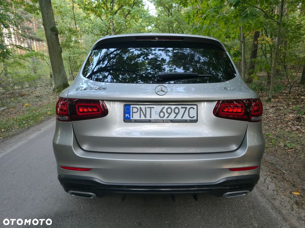 Mercedes-Benz GLC 300 d 4Matic 9G-TRONIC AMG Line - 6