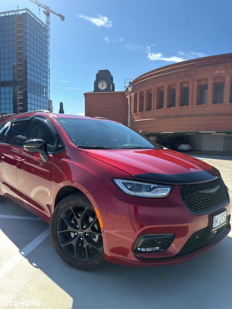 Chrysler Pacifica - 11