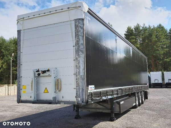 Schmitz Cargobull Firana Standard, Oś podnoszona