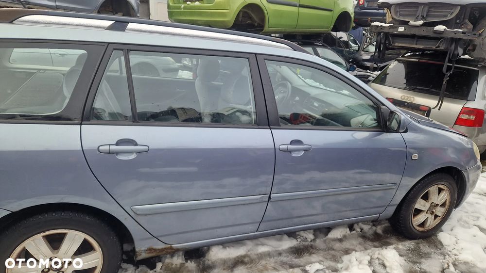 TOYOTA COROLLA E12 KOMBI DRZWI PRAWY TYŁ 8Q3 - 1