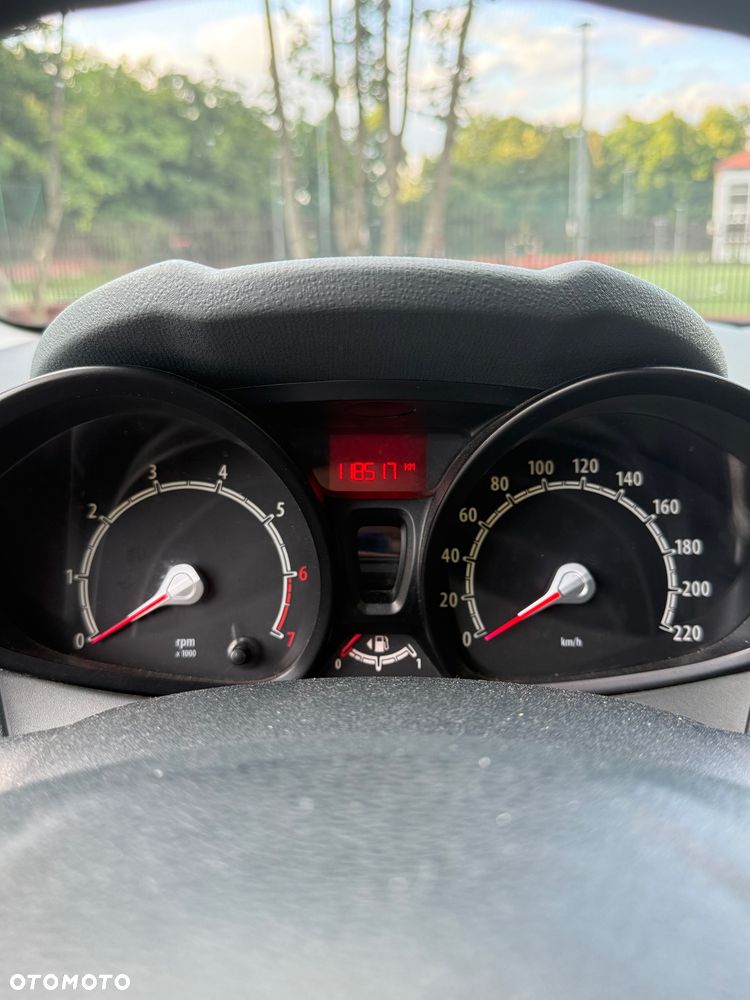 Ford Fiesta 1.25 Ambiente - 16
