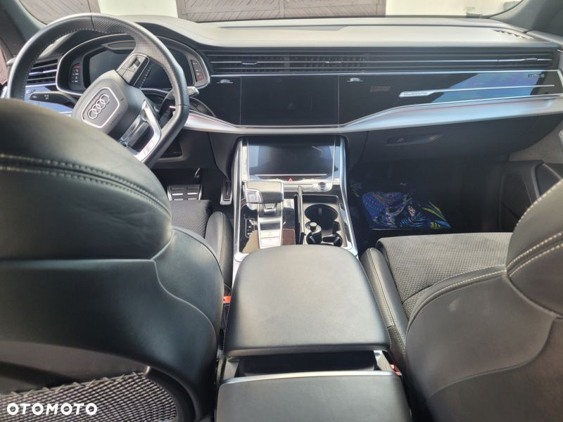 Audi SQ8 - 11