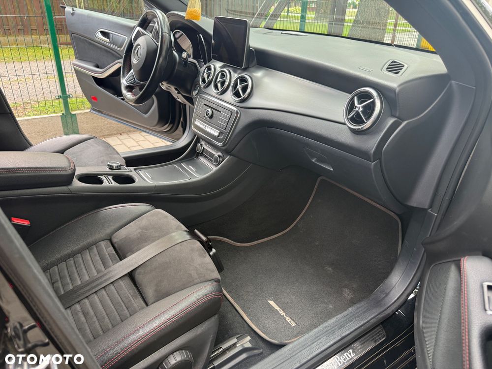 Mercedes-Benz CLA 180 7G-DCT - 10