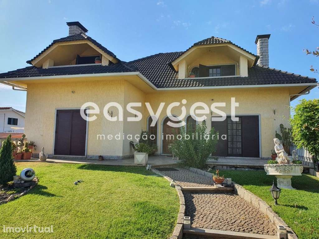 Moradia T7 com anexos inserida em lote terreno com 1024 m2 em Arganil - Grande imagem: 5/40