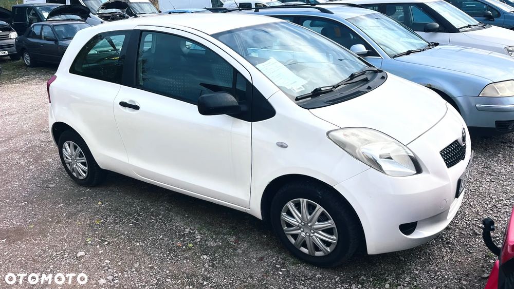Toyota Yaris - 36