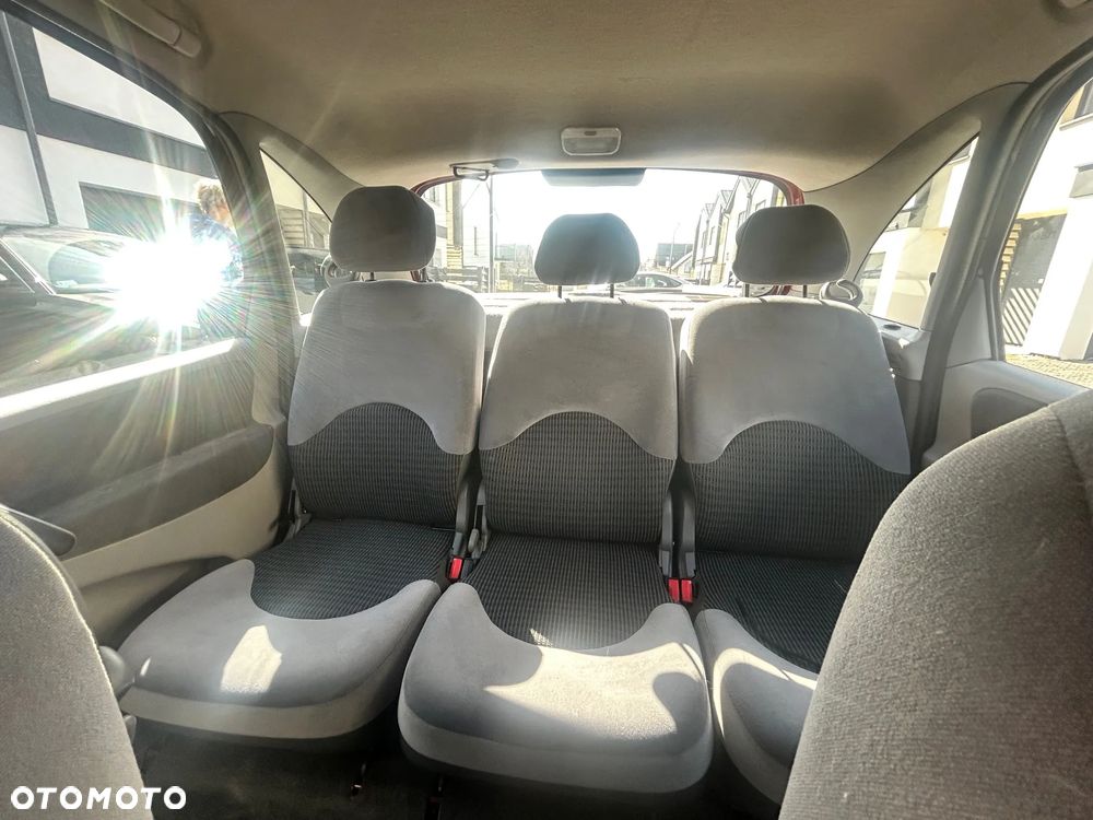 Citroën Xsara Picasso 1.6i 16V SX - 22