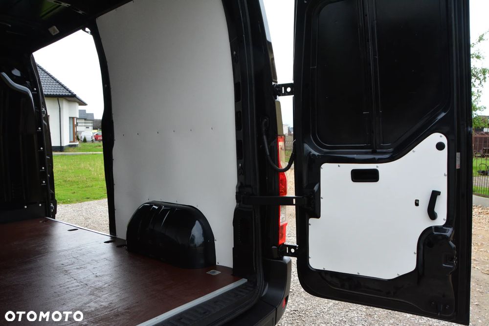 Nissan NV400 - 37