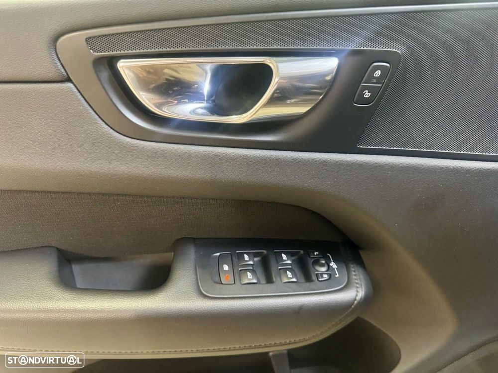 Volvo XC 60 2.0 T8 PHEV R-Design AWD - 20