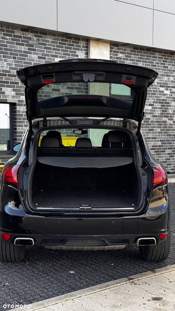 Porsche Cayenne - 16