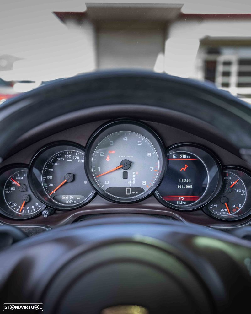 Porsche Panamera 4S PDK - 29