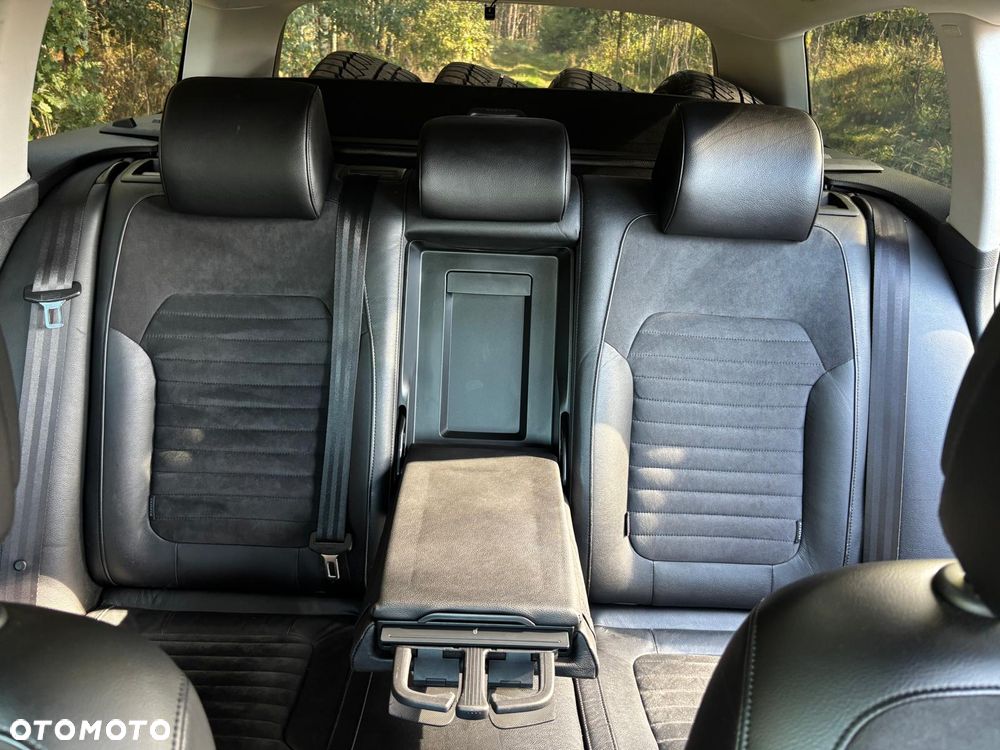 Volkswagen Passat - 13