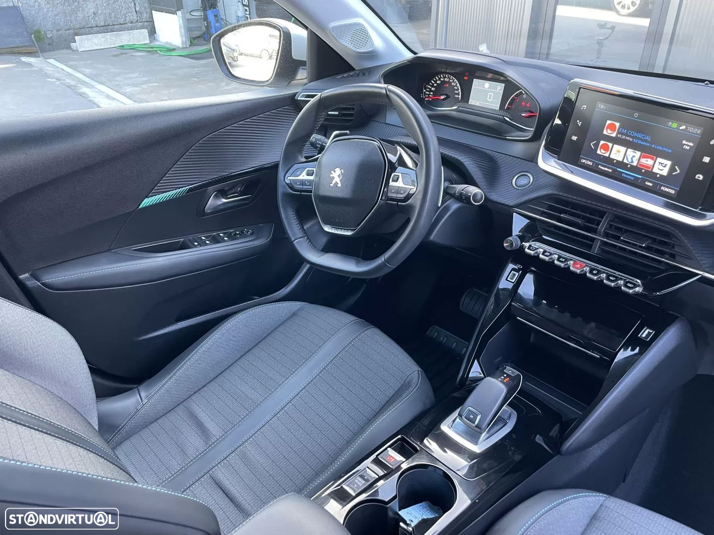Peugeot 208 - 14