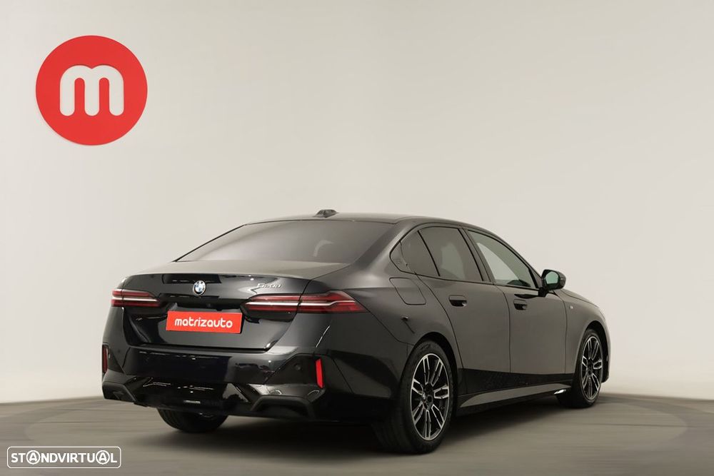 BMW 520 d Pack Desportivo M - 4