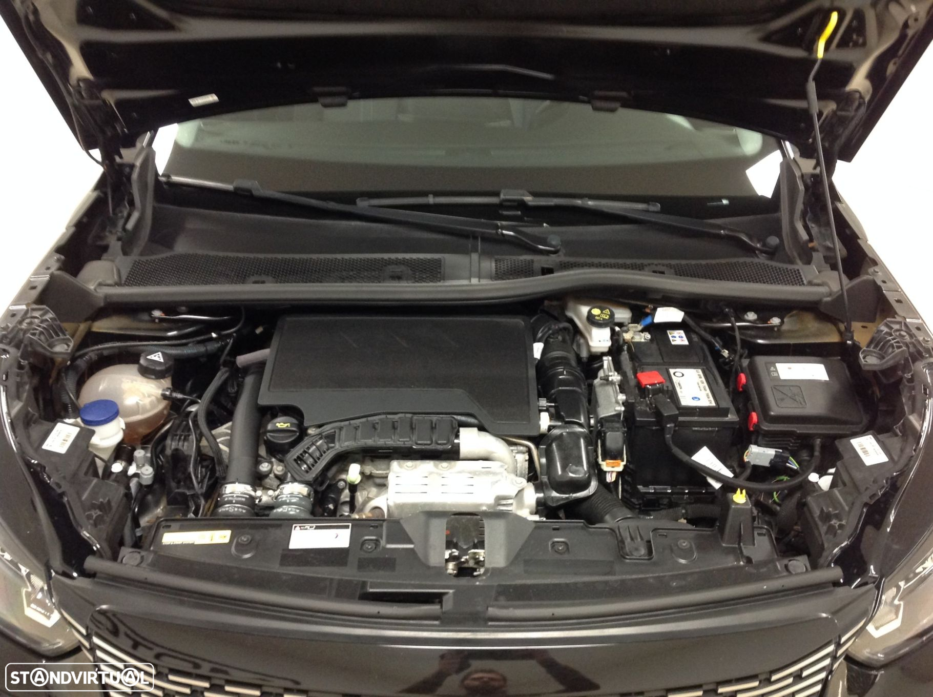 Peugeot 2008 1.2 PureTech Allure - 10