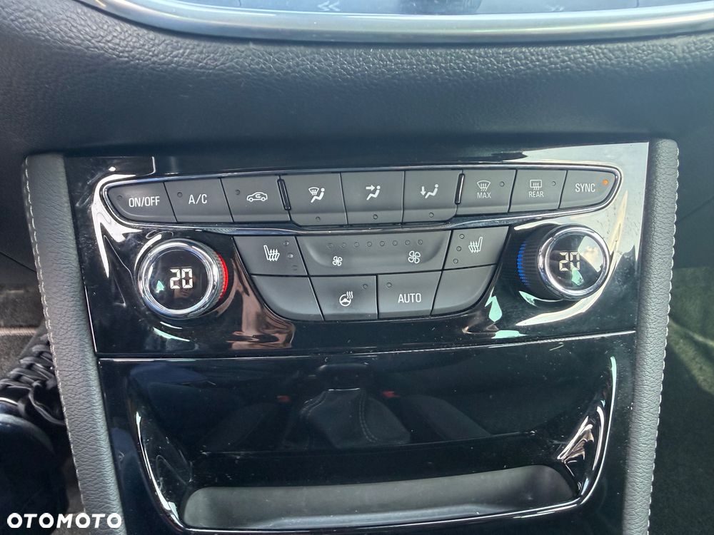 Opel Astra 1.4 Turbo Innovation - 32