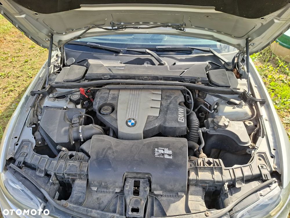 BMW Seria 1 118d DPF - 12