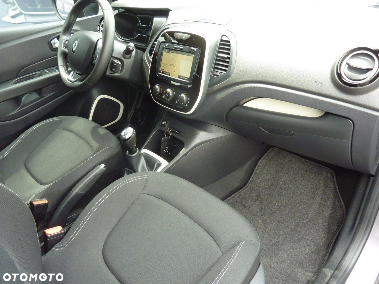 Renault Captur - 16