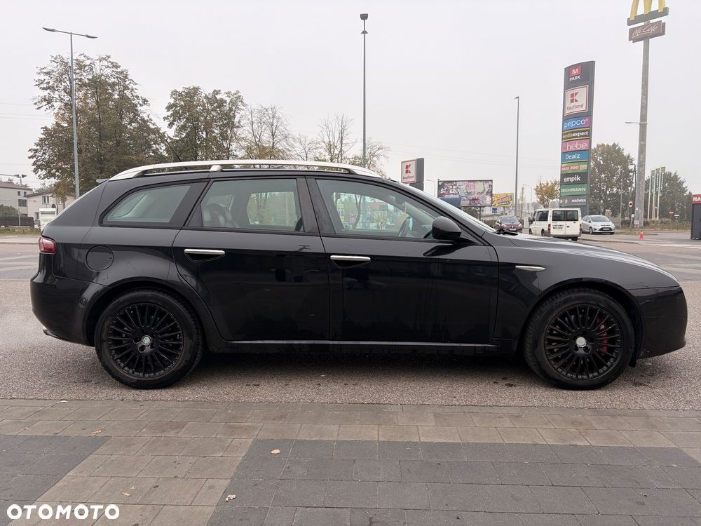Alfa Romeo 159 Sportwagon 2007 photo 5