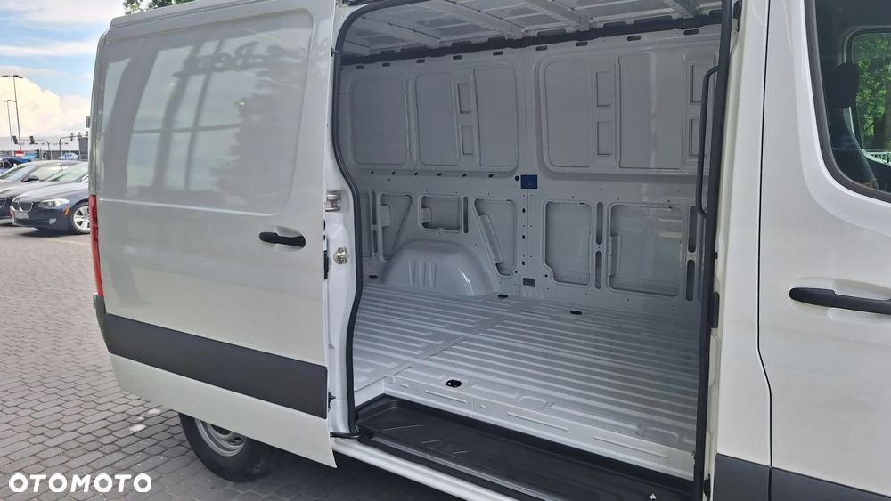 Mercedes-Benz Sprinter - 7