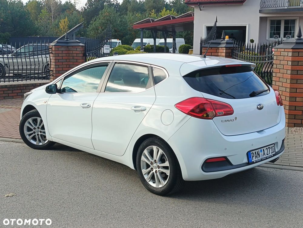 Kia Ceed 1.6 GDI Dream Team Edition - 8
