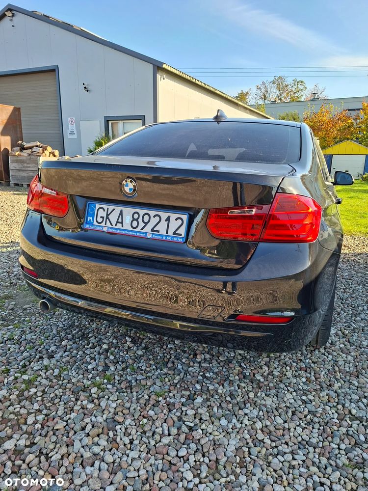 BMW Seria 3 318d - 4