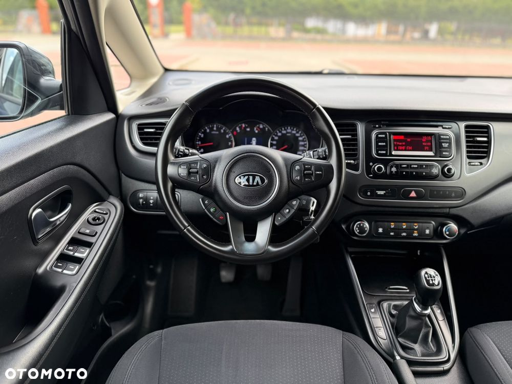 Kia Carens - 23
