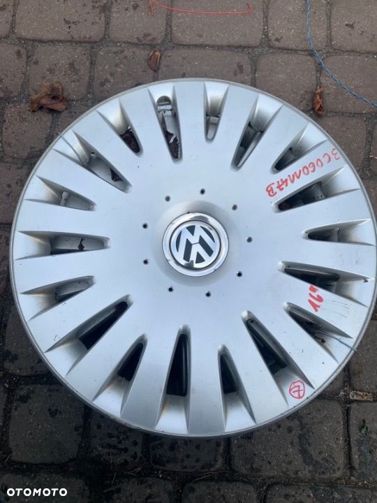 ZESTAW KOŁPAKÓW KOŁPAKI 4 SZTUKI 16 VOLKSWAGEN 3C0601147B - 1