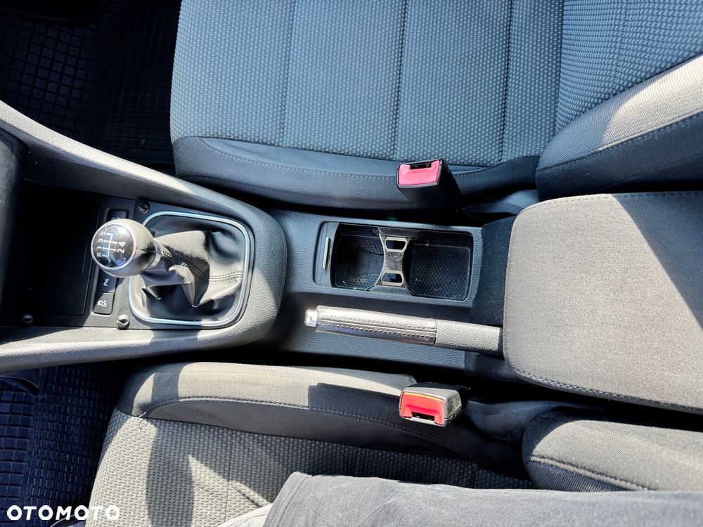 Volkswagen Golf 1.6 TDI BMT Comfortline - 11
