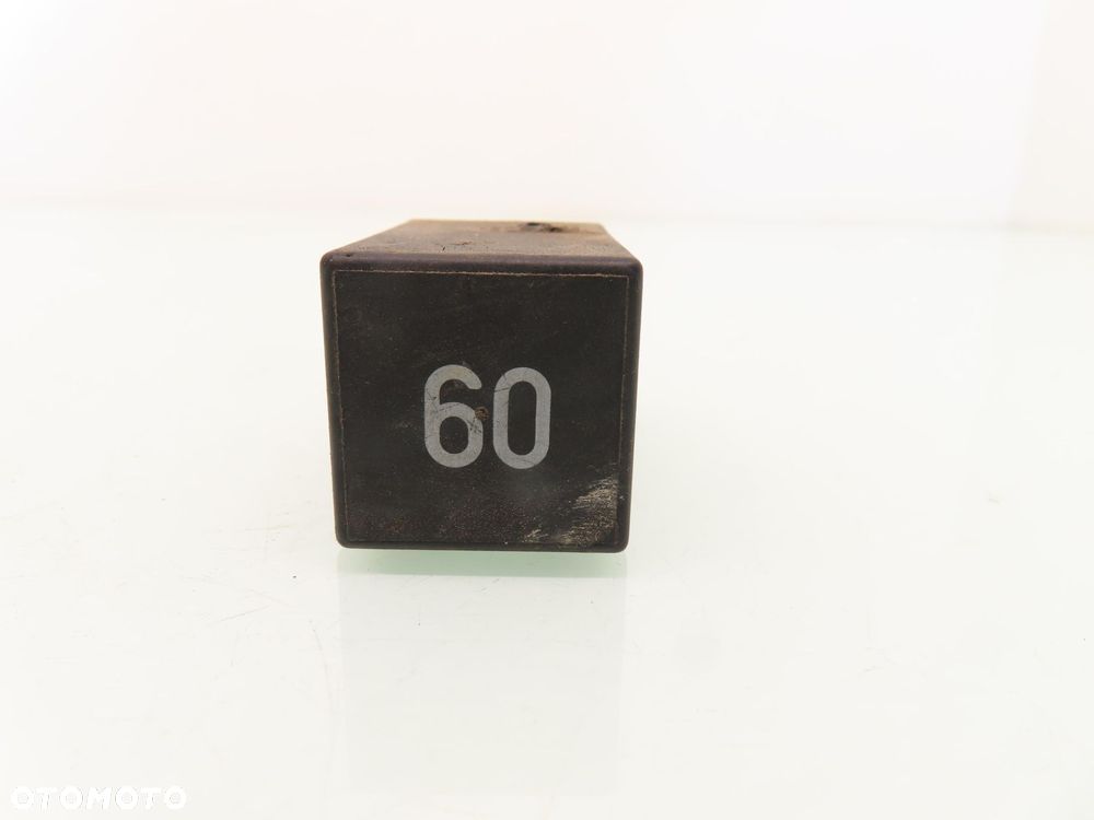 PRZEKAŹNIK ŚWIEC VW TRANSPORTER T4 2.4 D 171911261E 24410000 - 2