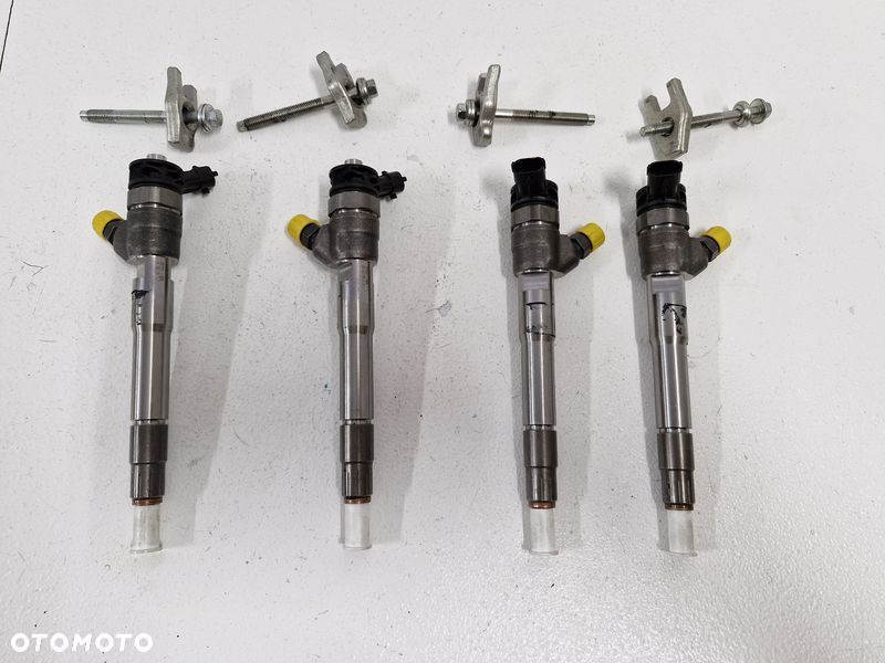 MEGANE SCENIC 4 IV NISSAN MERCEDES 1.7 DCI WTRYSKIWACZ WTRYSK PALIWA 0445110895 - 1