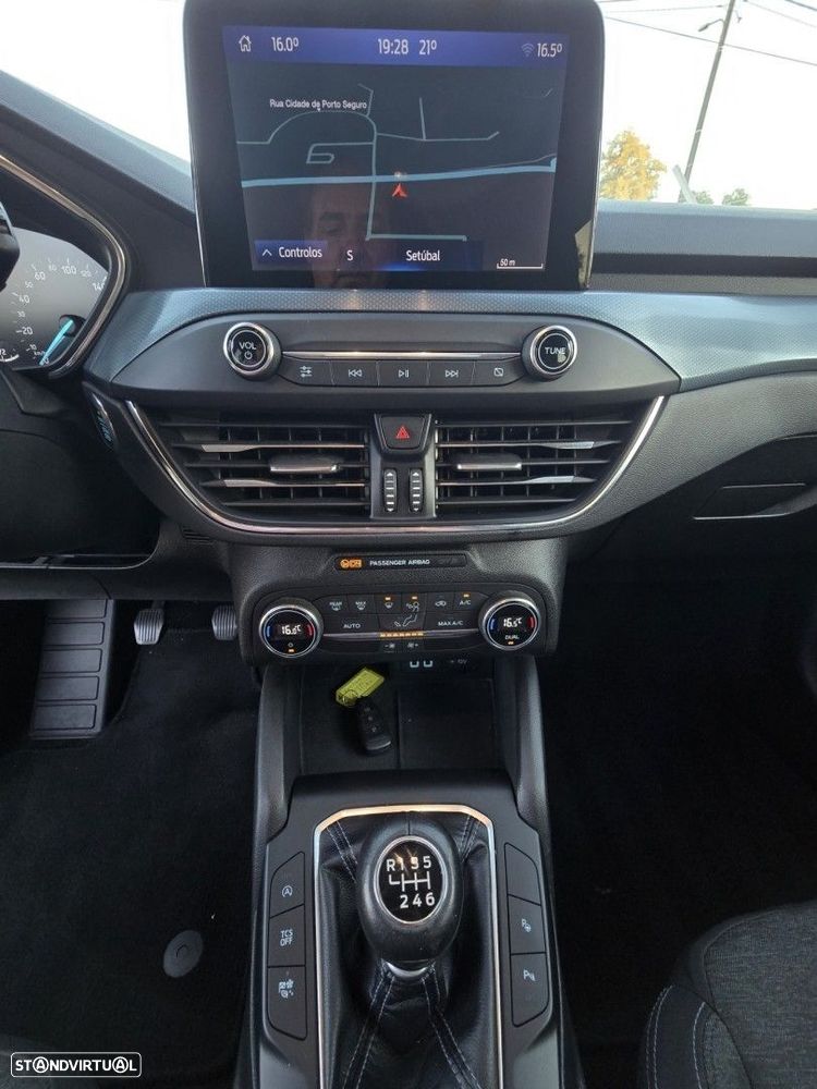Ford Focus SW 1.5 TDCi EcoBlue Active - 22