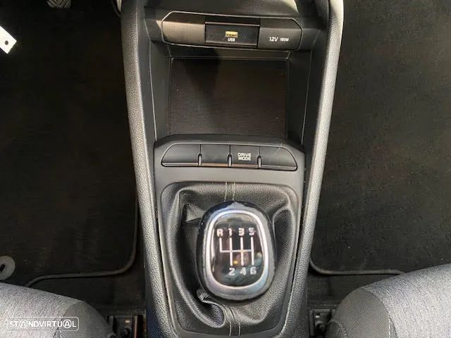 Kia Stonic 1.0 T-GDI EX - 11