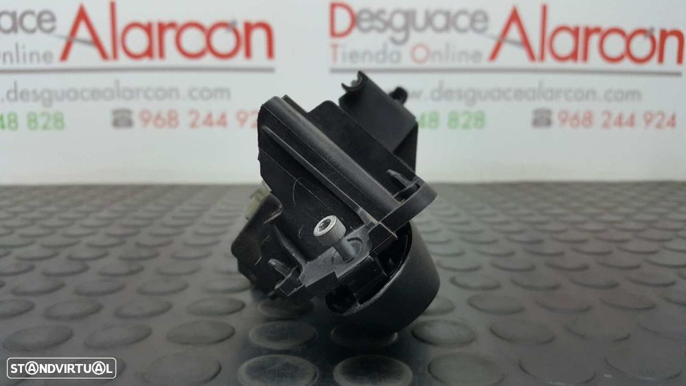 PUXADOR EXTERIOR FRENTE DIREITO BMW SERIE 1 BERLINA (E81/E87) 118D - 3