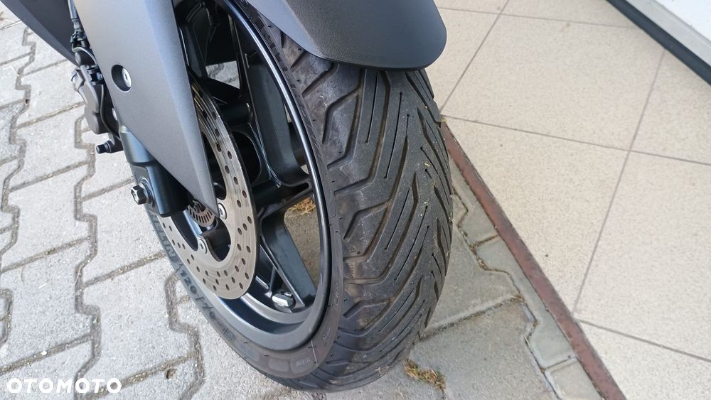 Yamaha X-max - 20