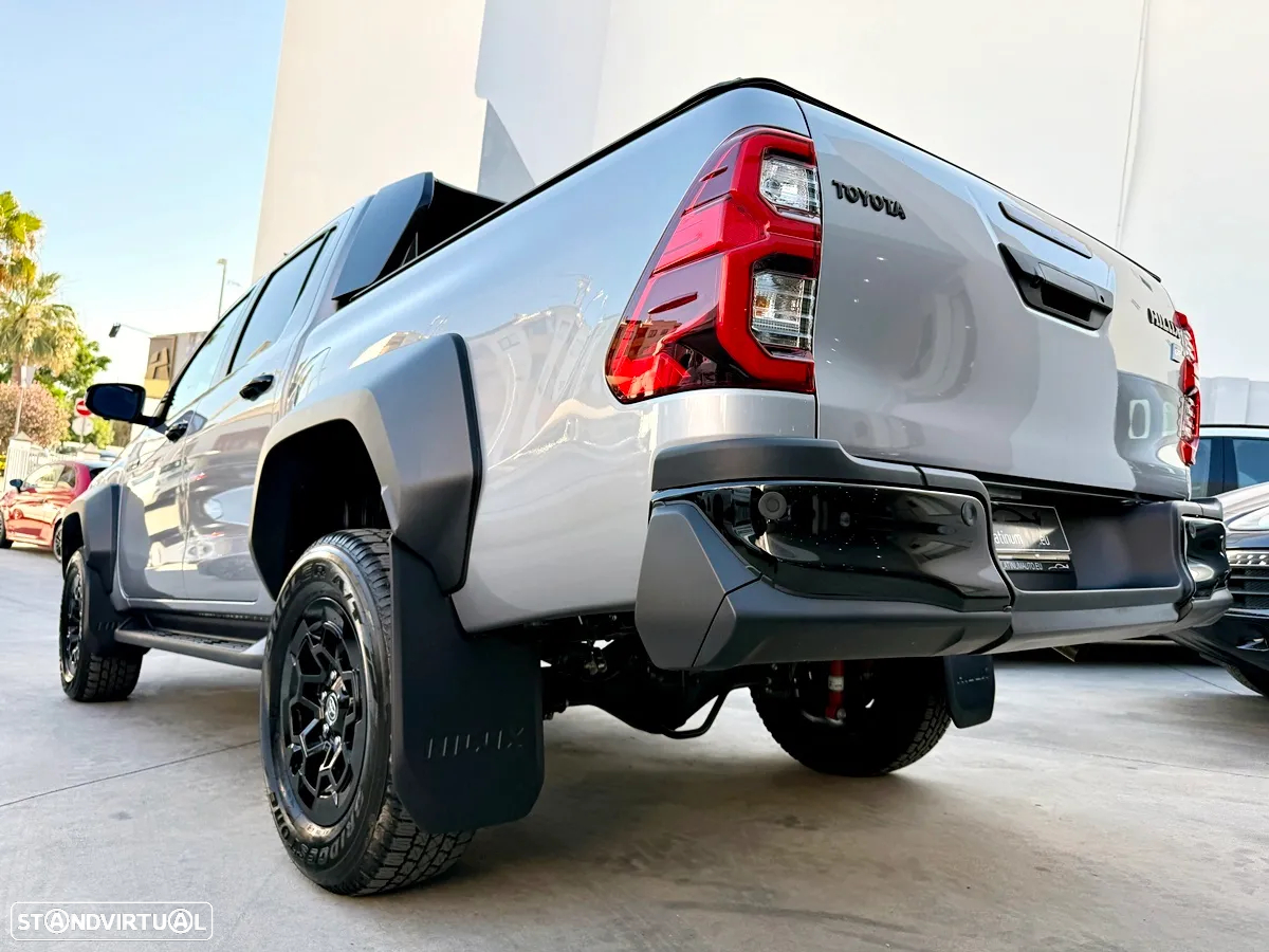 Toyota Hilux 2.8 D-4D 4WD GR Sport - 47