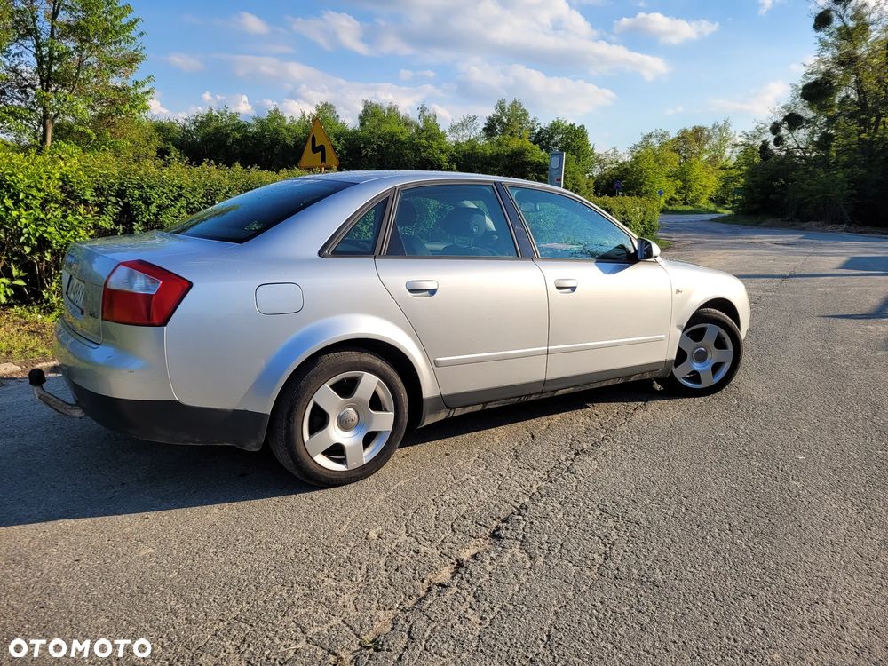 Audi A4 Avant - 4