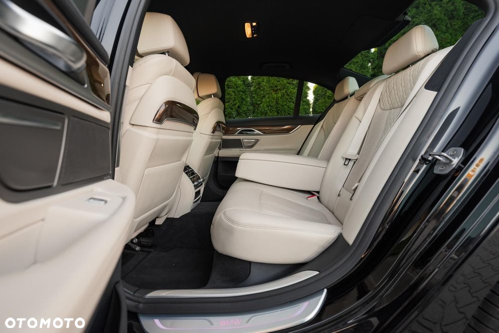 BMW Seria 7 - 15