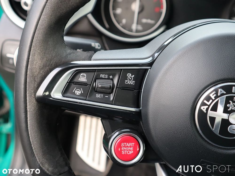 Alfa Romeo Giulia 2.9 Bi Turbo V6 Quadrifoglio - 22