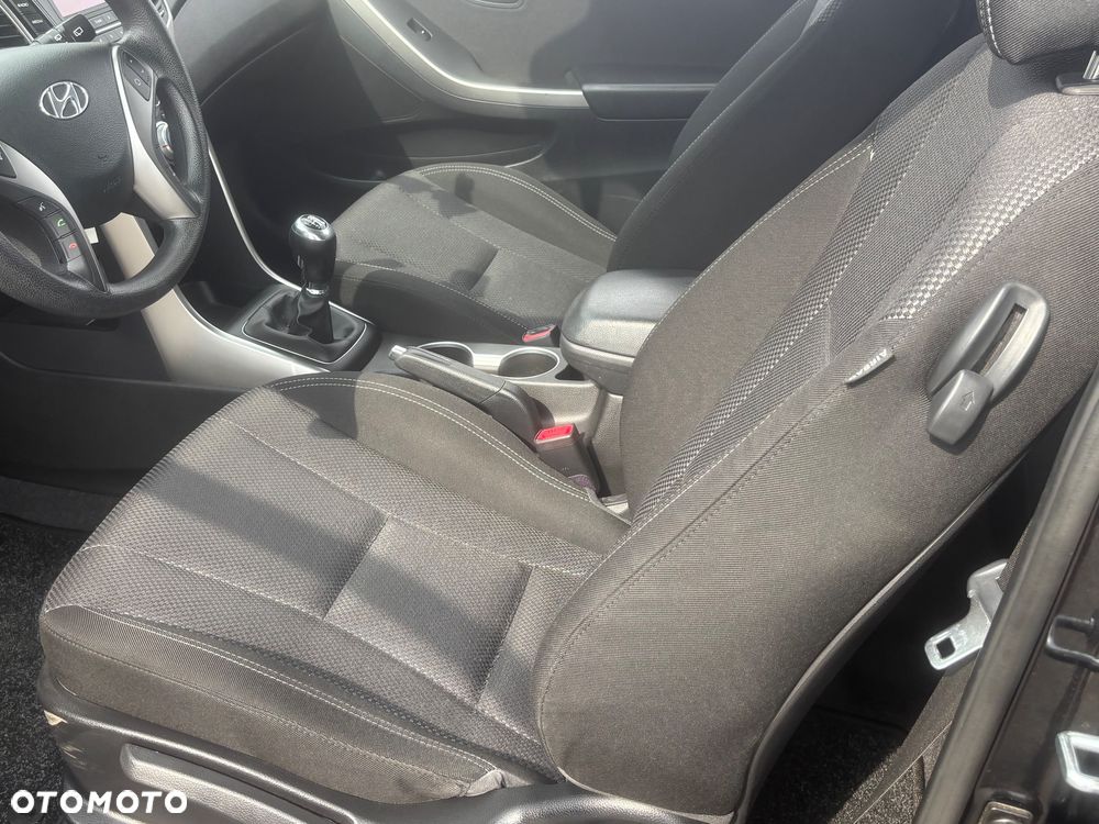 Hyundai i30 1.4 Classic + - 27