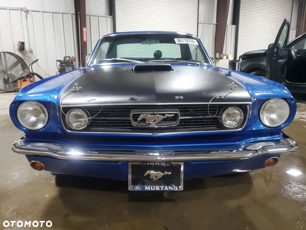 Ford Mustang - 6