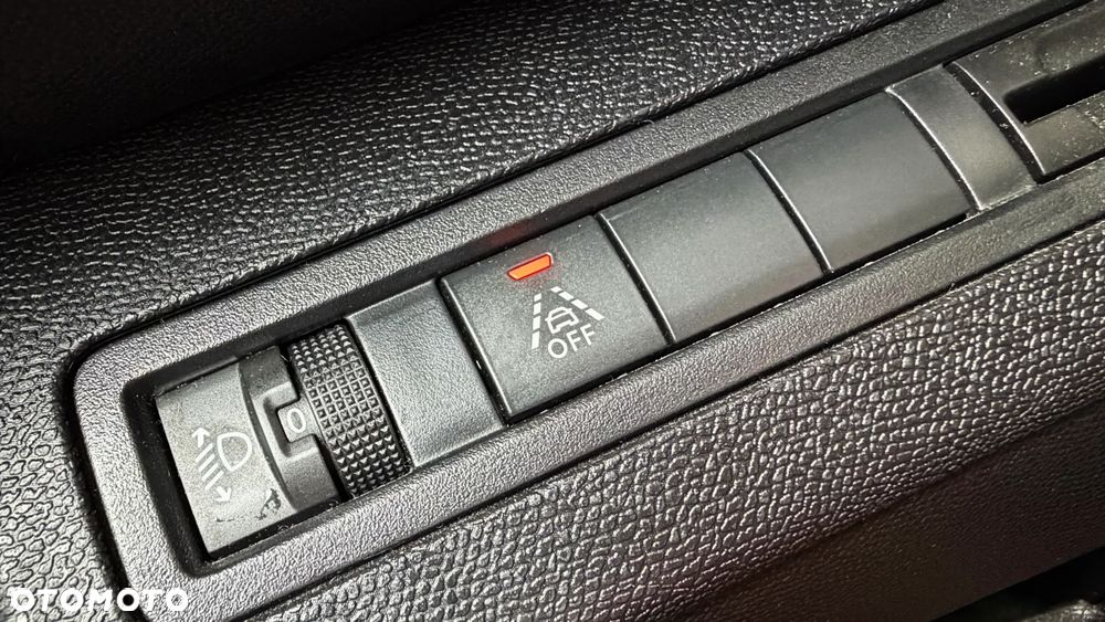 Peugeot 3008 BlueHDi 130 Stop & Start EAT8 Allure - 36