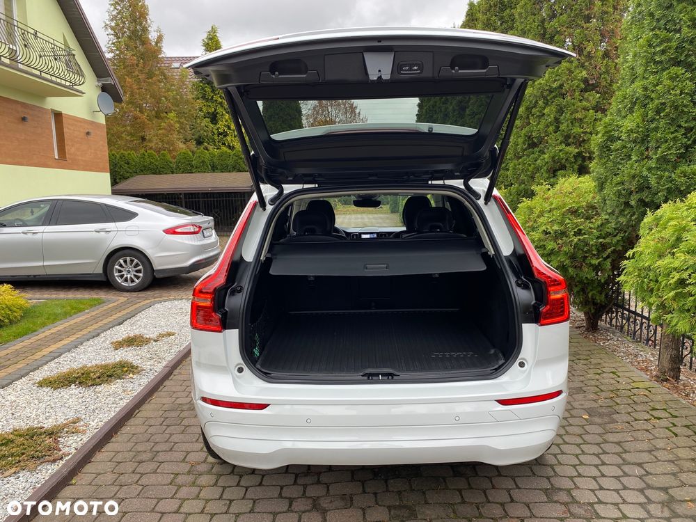 Volvo XC 60 B4 D AWD Geartronic Momentum Pro - 16