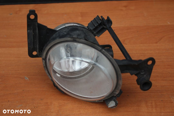 HALOGEN PRAWY PRZEDNI OPEL CORSA D PRZED LIFTEM 13262572