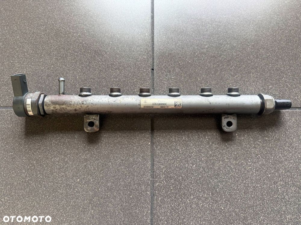 LISTWA WTRYSKOWA 2.5 TDI VW CRAFTER 076130093C - 1