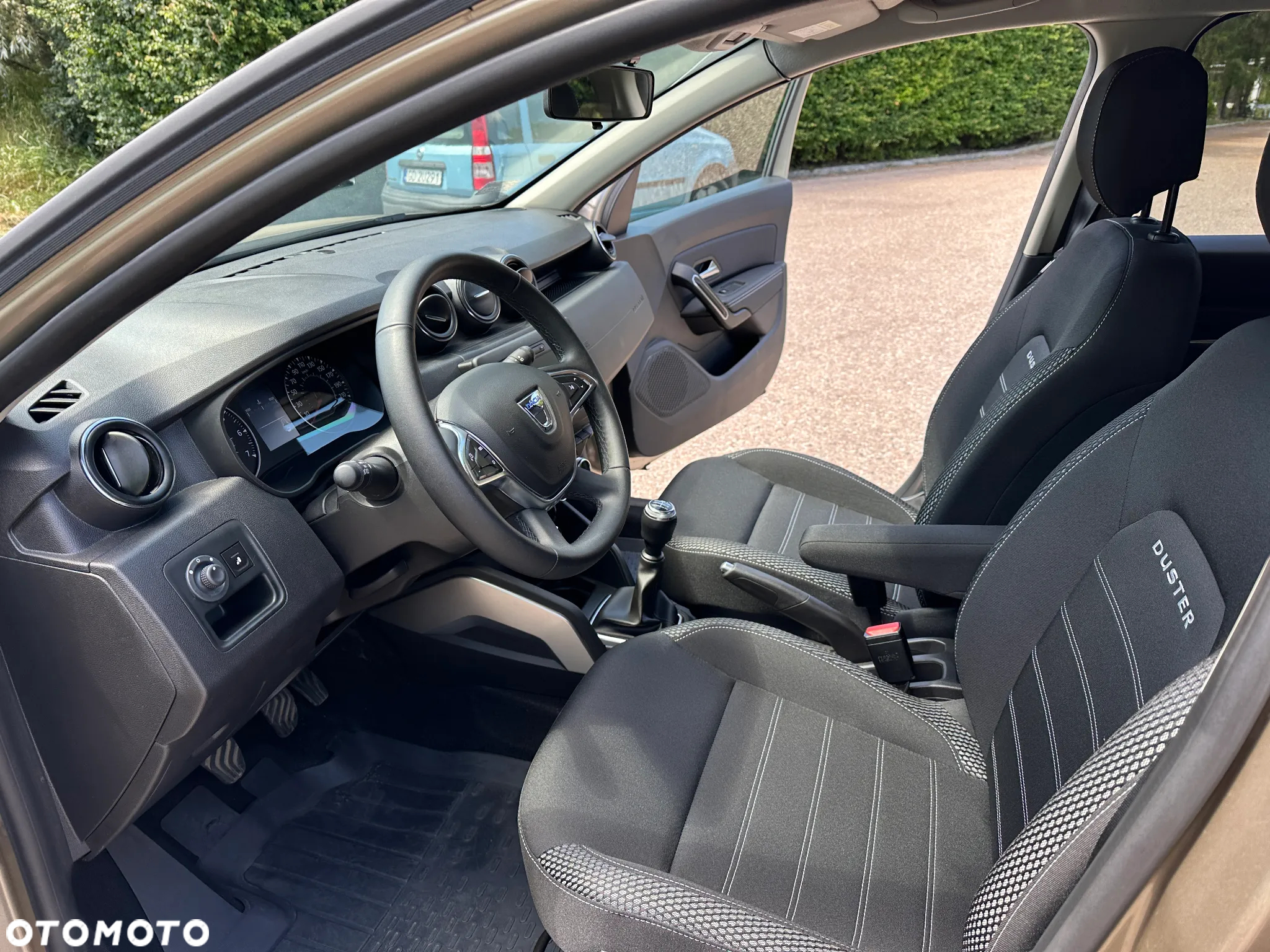 Dacia Duster 1.6 SCe S&S - 9