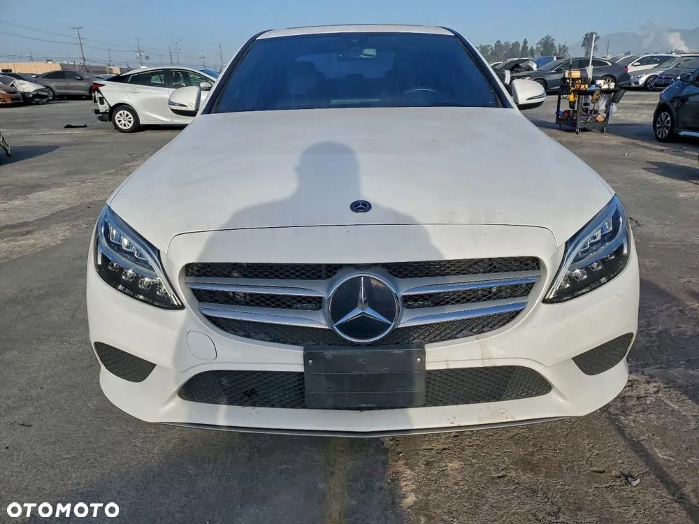 Mercedes-Benz Klasa C 300 4Matic 9G-TRONIC Exclusive - 5